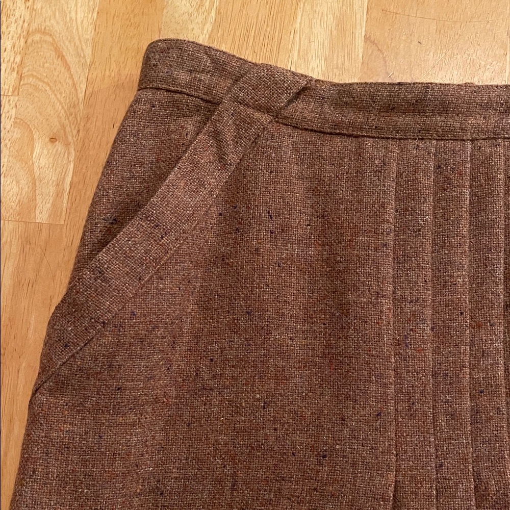 Daniel Hechter Brown Wool Tailored Midi Skirt with Front Pleats Size 10. - Picture 2 of 5